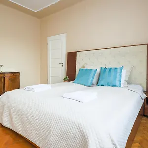 Apartment Downtown Vintage By Bella, Budapest