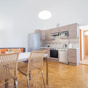  Apartamento Basilica Two Bedroom